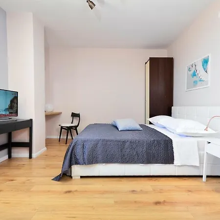 Mare * Макарська